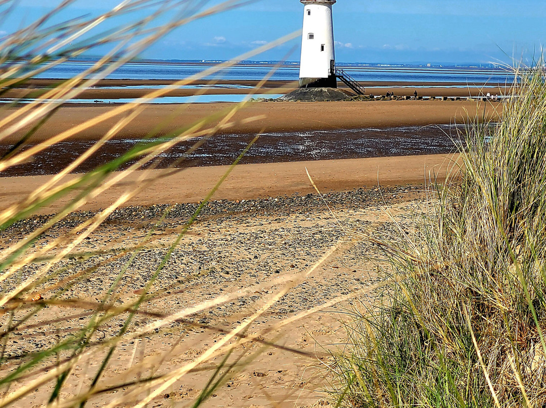 Talacre Beach景点图片