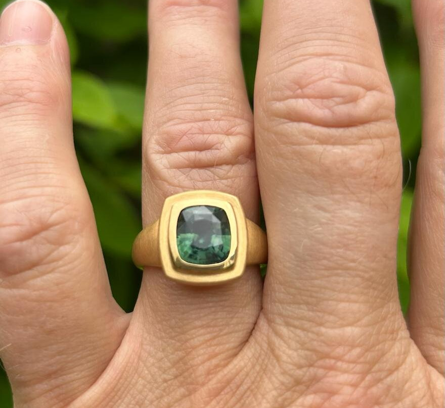 里尼亚珠宝-加勒必去景点