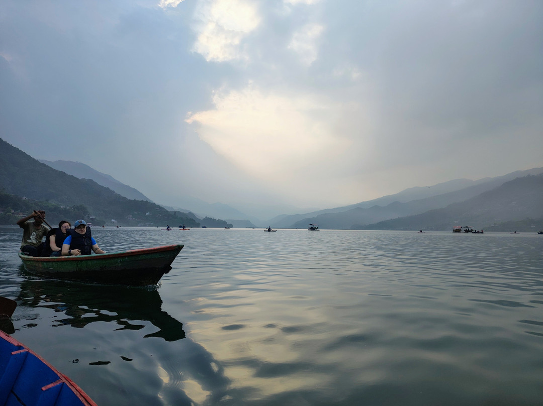 巴拉喜庙-博卡拉必去景点