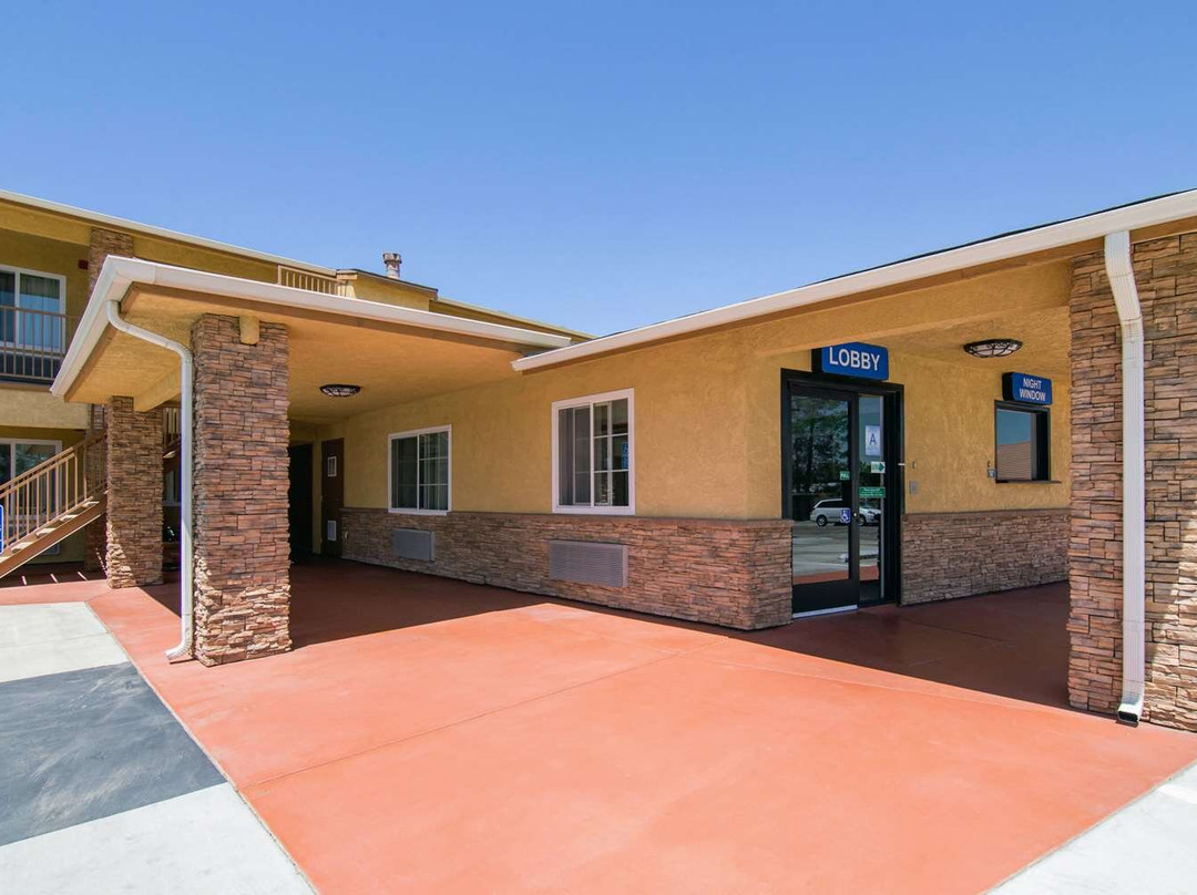 Adelanto酒店住宿-Rodeway Inn Adelanto Us 395