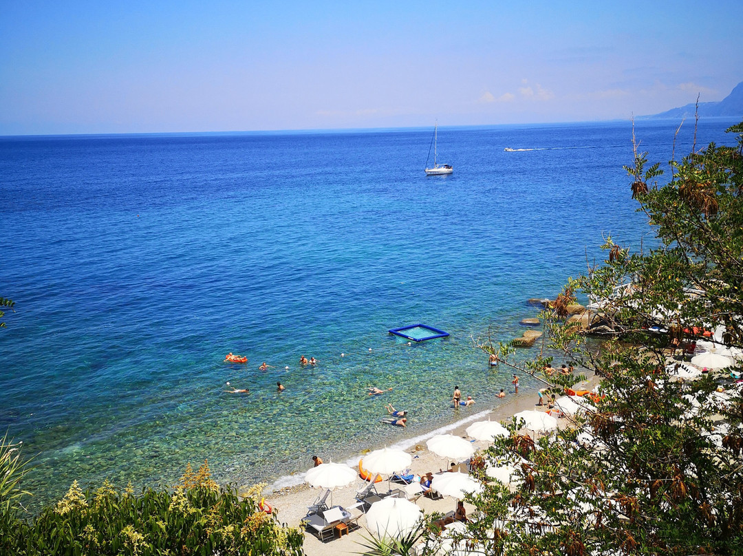 Cala delle Feluche Chianalea-希拉必去景点