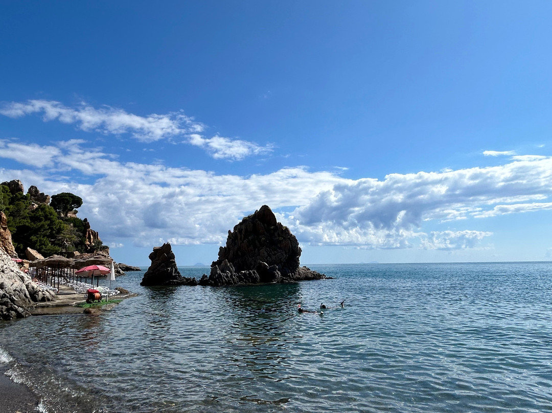 Spiaggia Caldura-切法卢必去景点