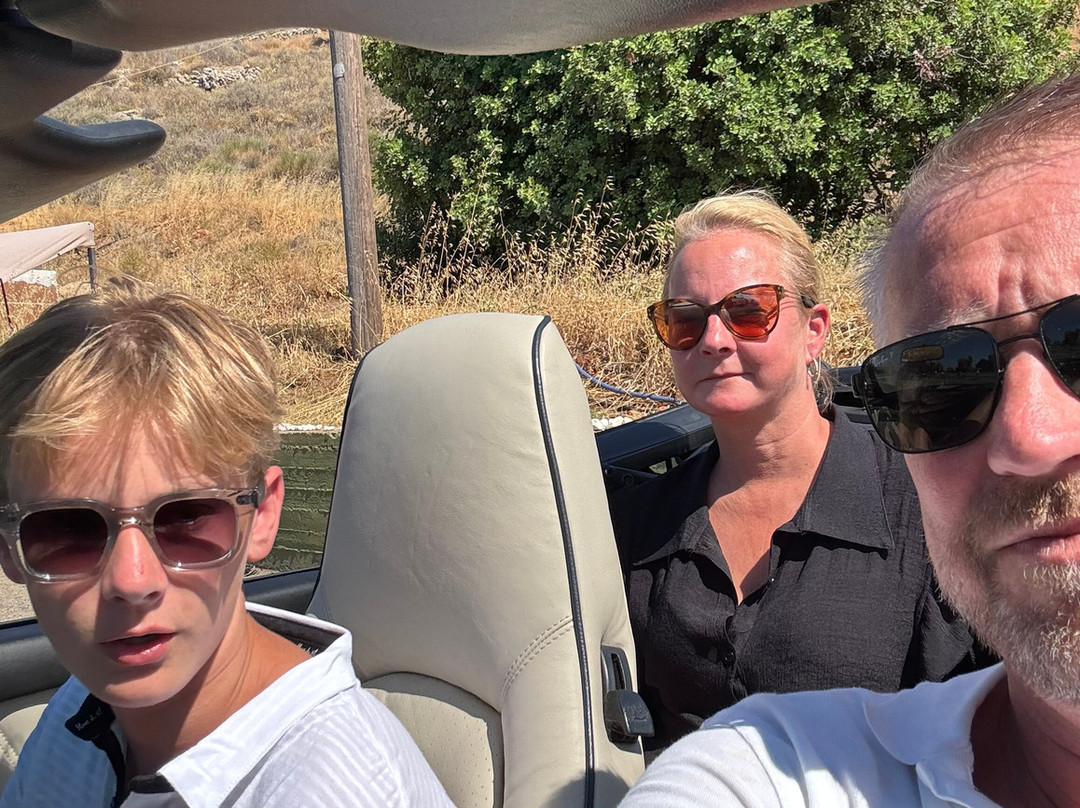 Luxury Car Rent-雷斯蒙必去景点