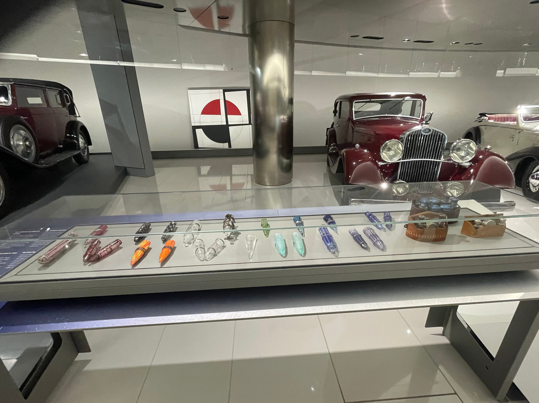 La Collection De Voitures De S.A.S. Le Prince De Monaco-丰维耶必去景点
