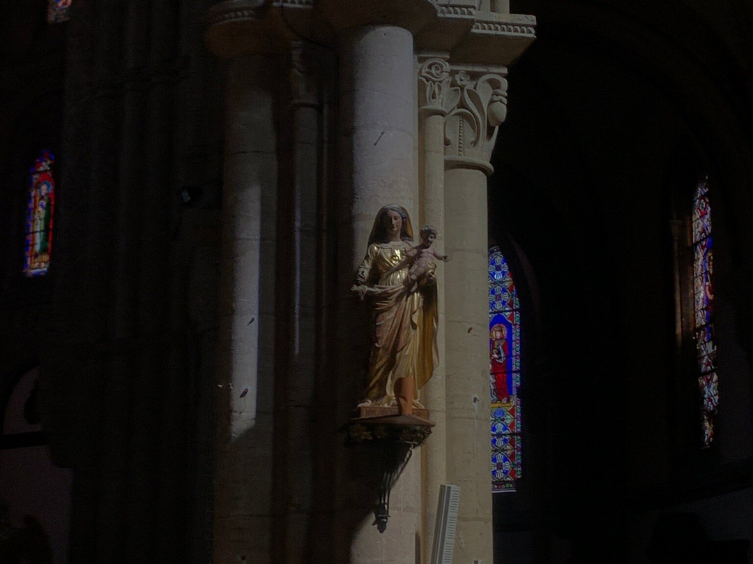 Église Saint-Rémi-沙勒维尔梅济耶尔必去景点