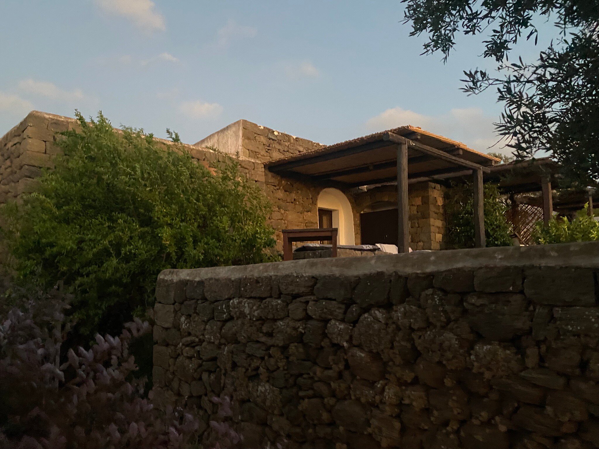 Zubebi Resort-官方