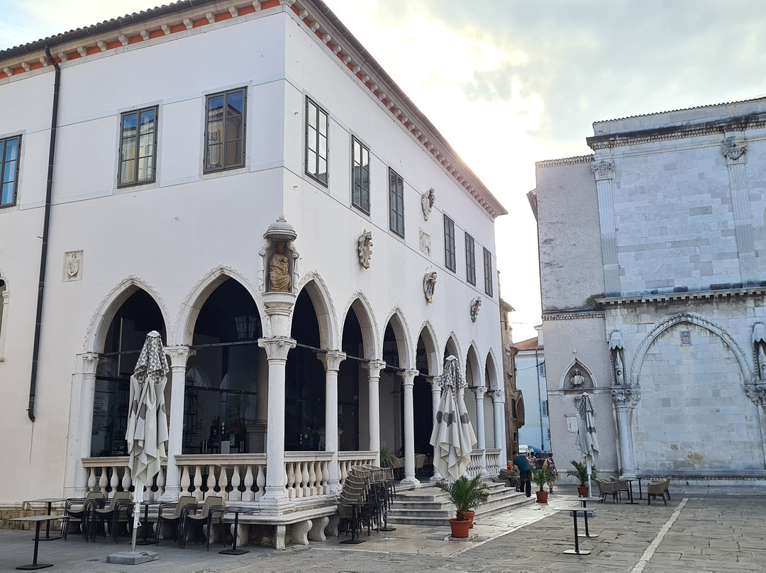 Piazza Tito-科佩尔必去景点