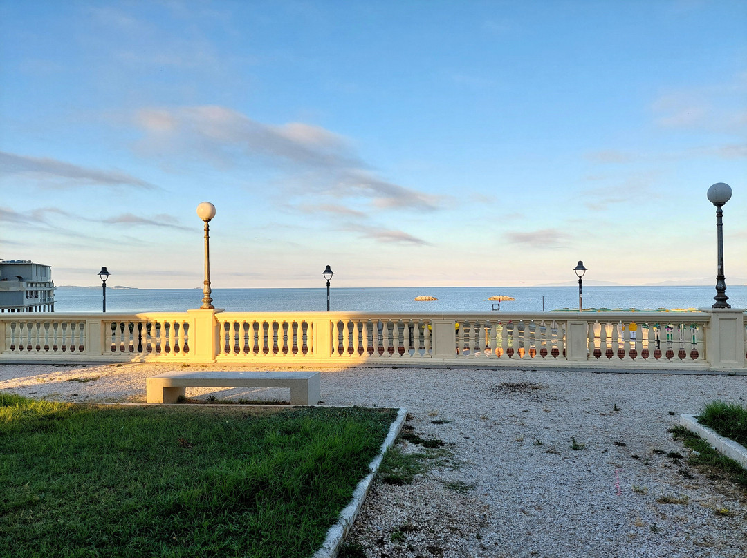 Monumenti di E. Socci e G. Mazzini in Follonica-福洛尼卡必去景点