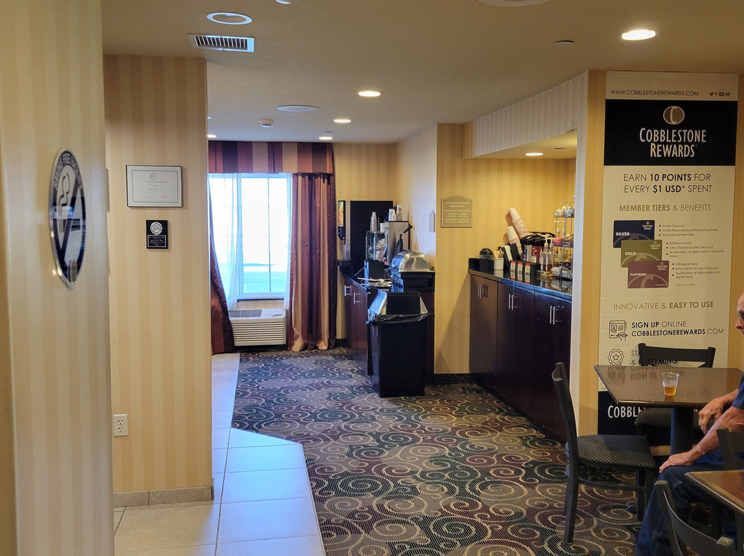 Cobblestone Inn And Suites - Langdon主图