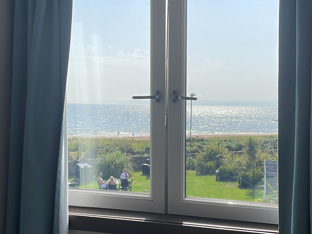 The Waterside Hotel主图