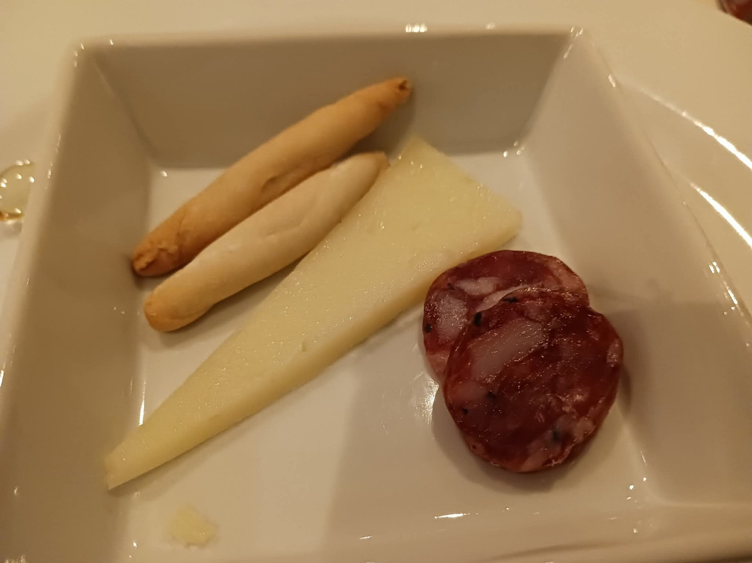黑松露酒店主图