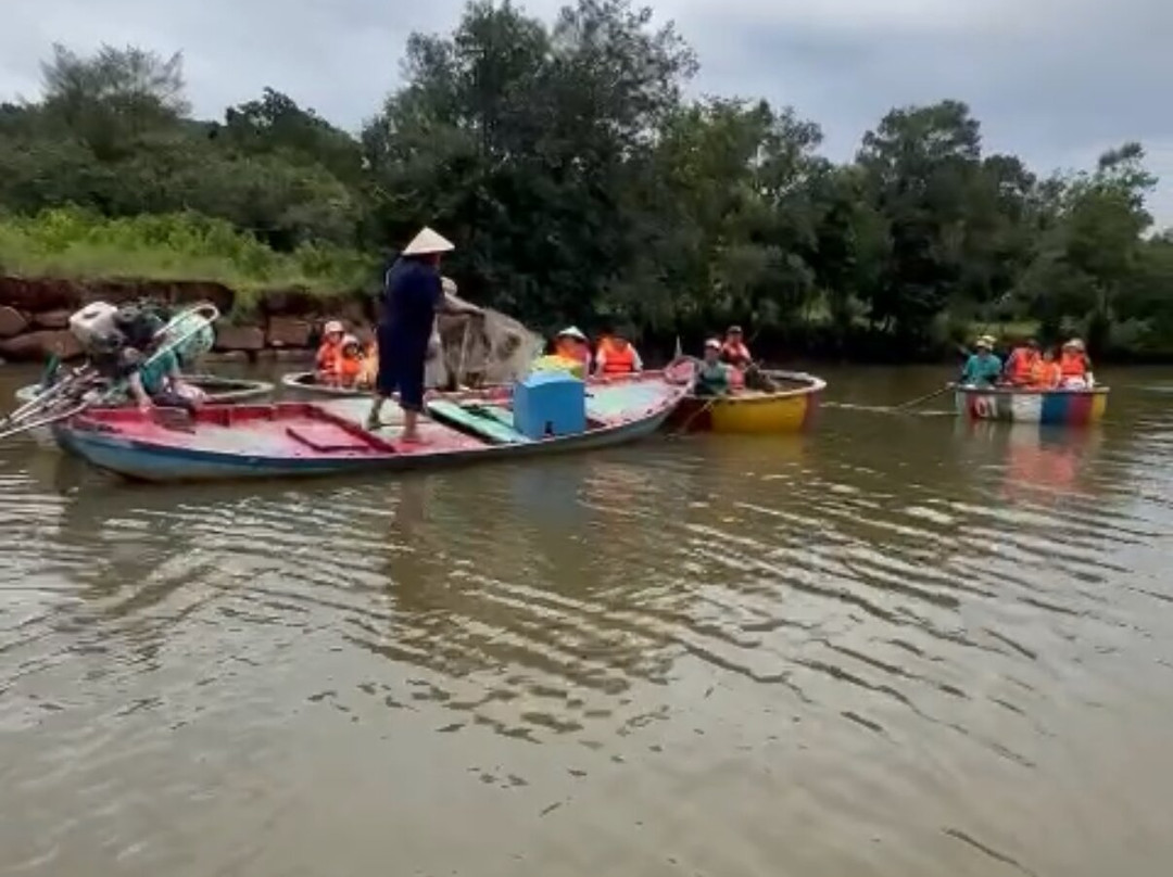 Basket Boat Tour & Kayak Tour Dynasty Phu Quoc