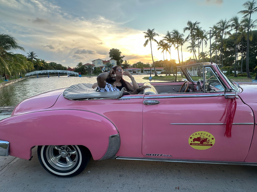 Havana 60 Classic Cars Tours-巴拉德罗必去景点