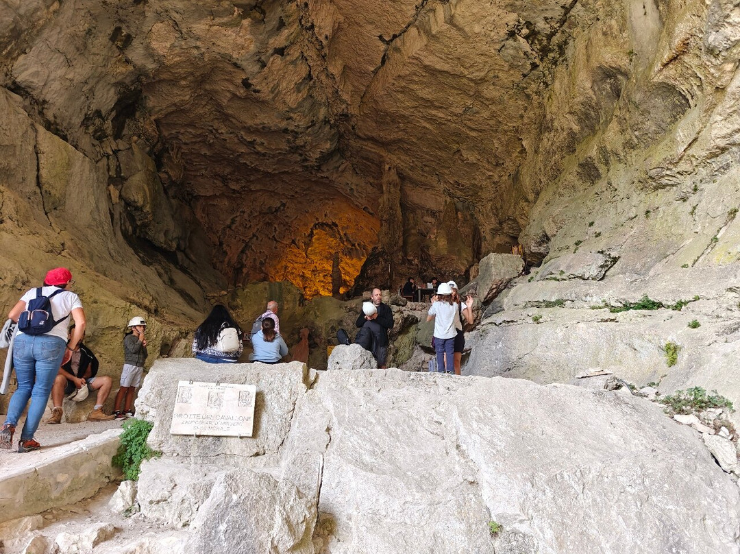 Grotte del Cavallone-Lama dei Peligni必去景点