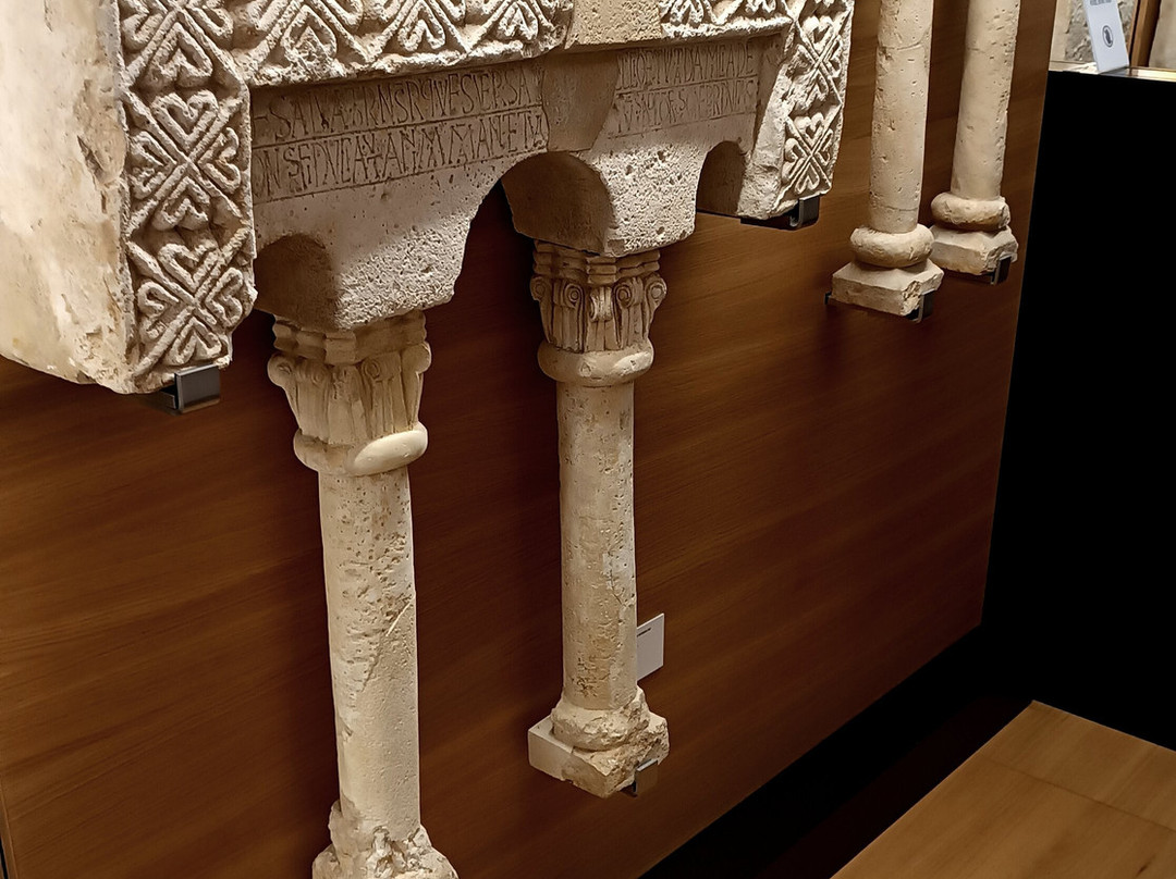 Museo Prerromanico de San Martín de Salas-Salas必去景点