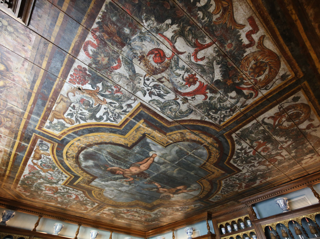 Hôtel-Dieu-Musée Greuze-图尔尼必去景点