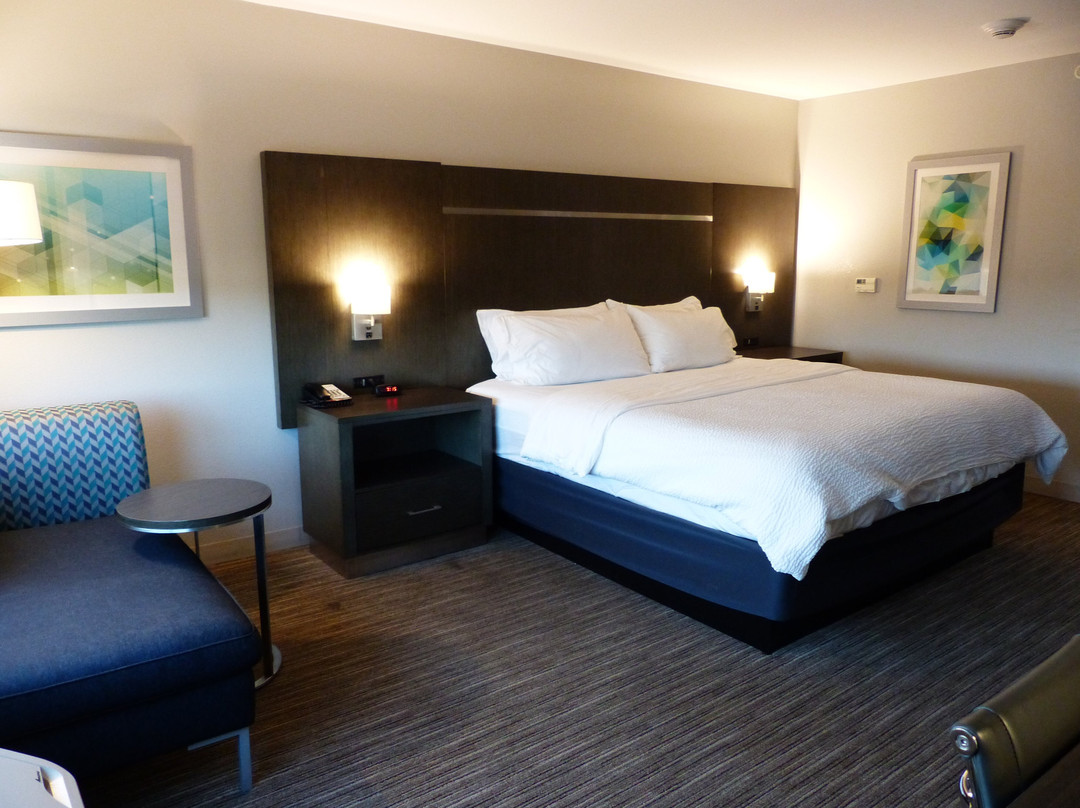 Holiday Inn Express & Suites Coldwater By IHG主图