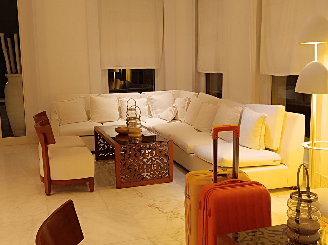 JAZ Neo Almazino, Almaza Bay主图