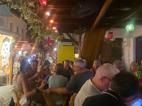 Cafe Barcelona-卡斯必去景点