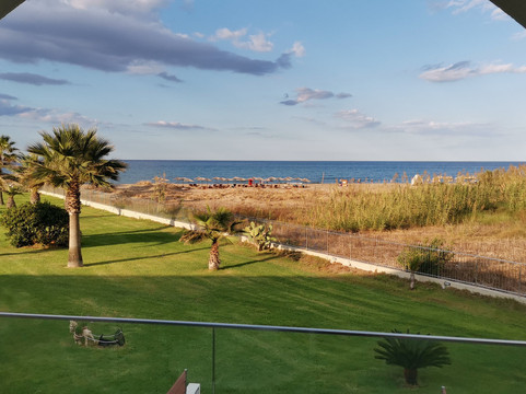 凡塔利斯宫酒店主图