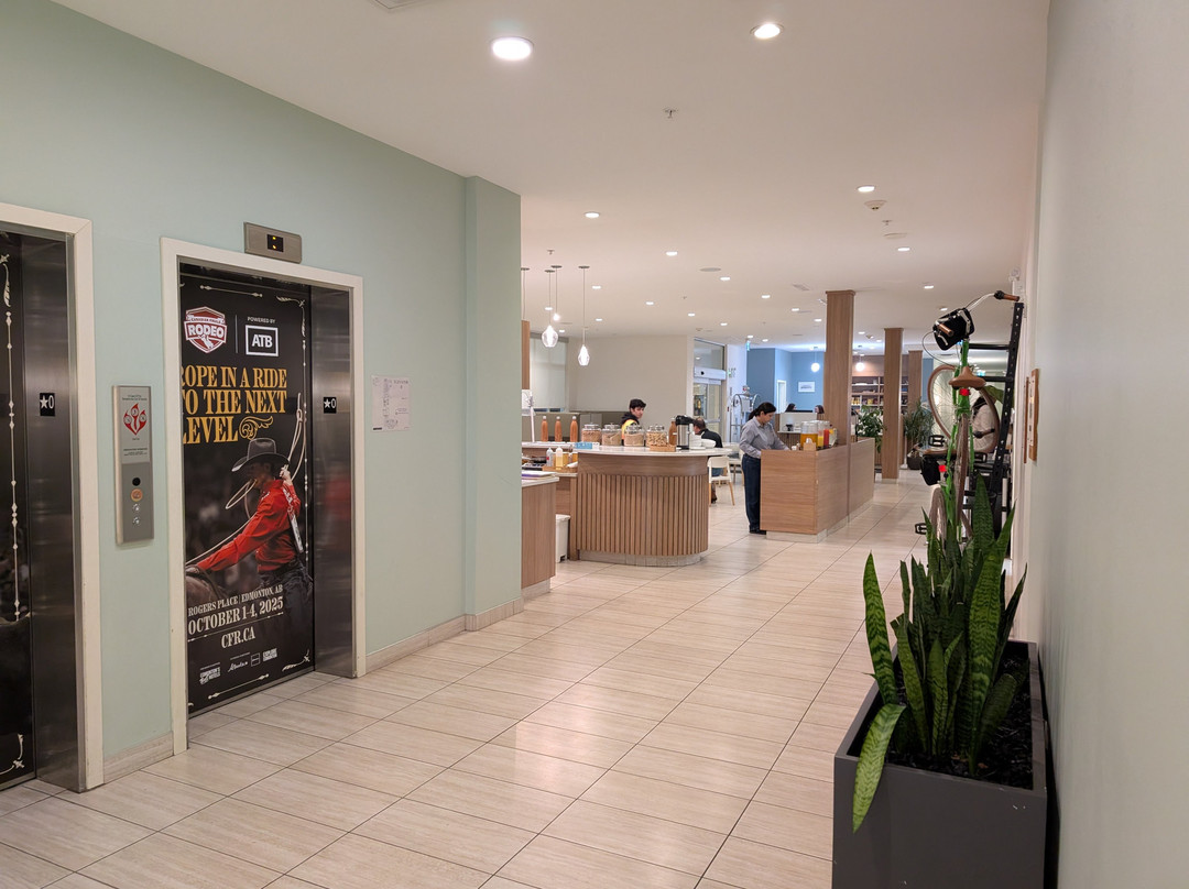 Element Edmonton West主图