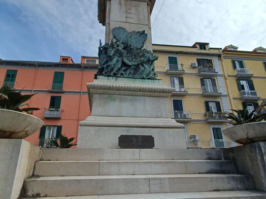 Monumento ai Caduti-斯塔比亚海堡必去景点