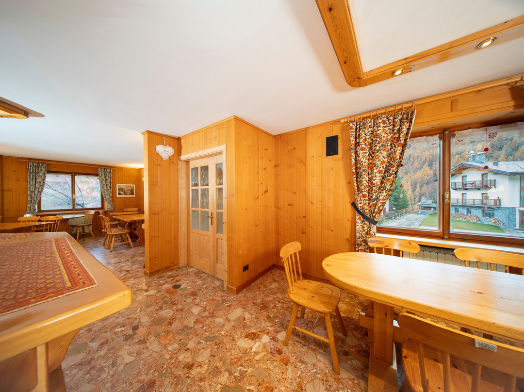 丽斯欧克酒店主图