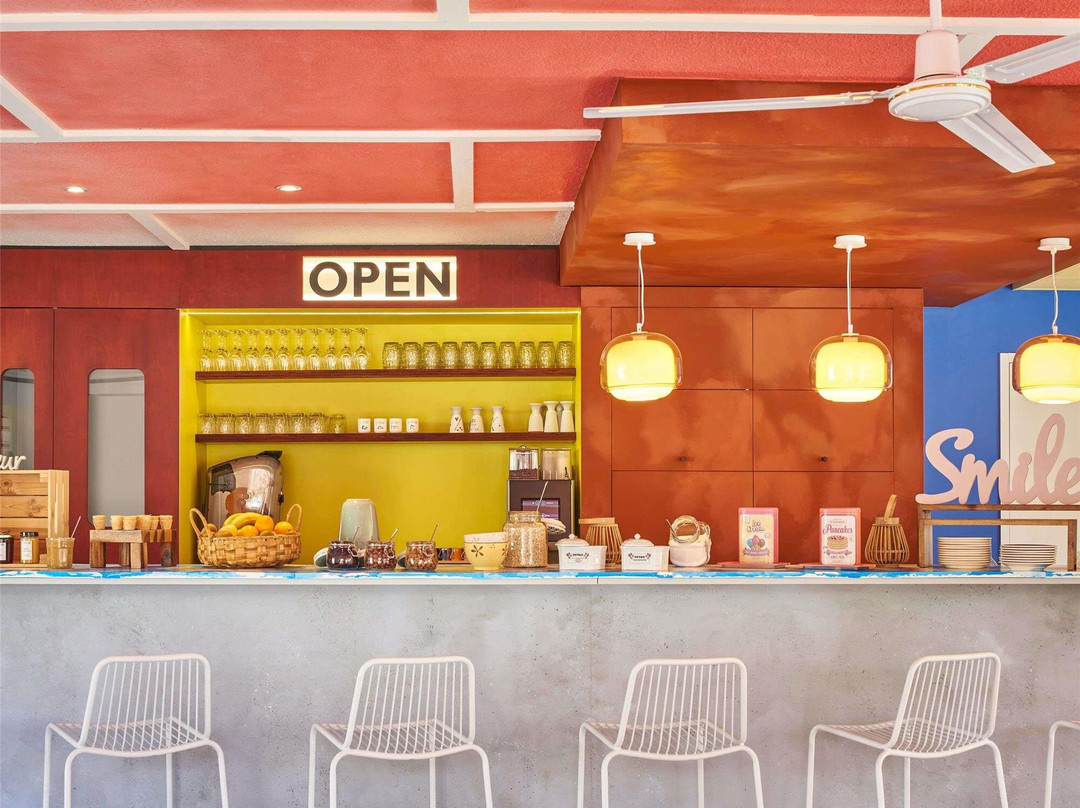 钟楼瓦森布雷托内酒店主图