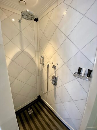 巴尔拉克酒店主图