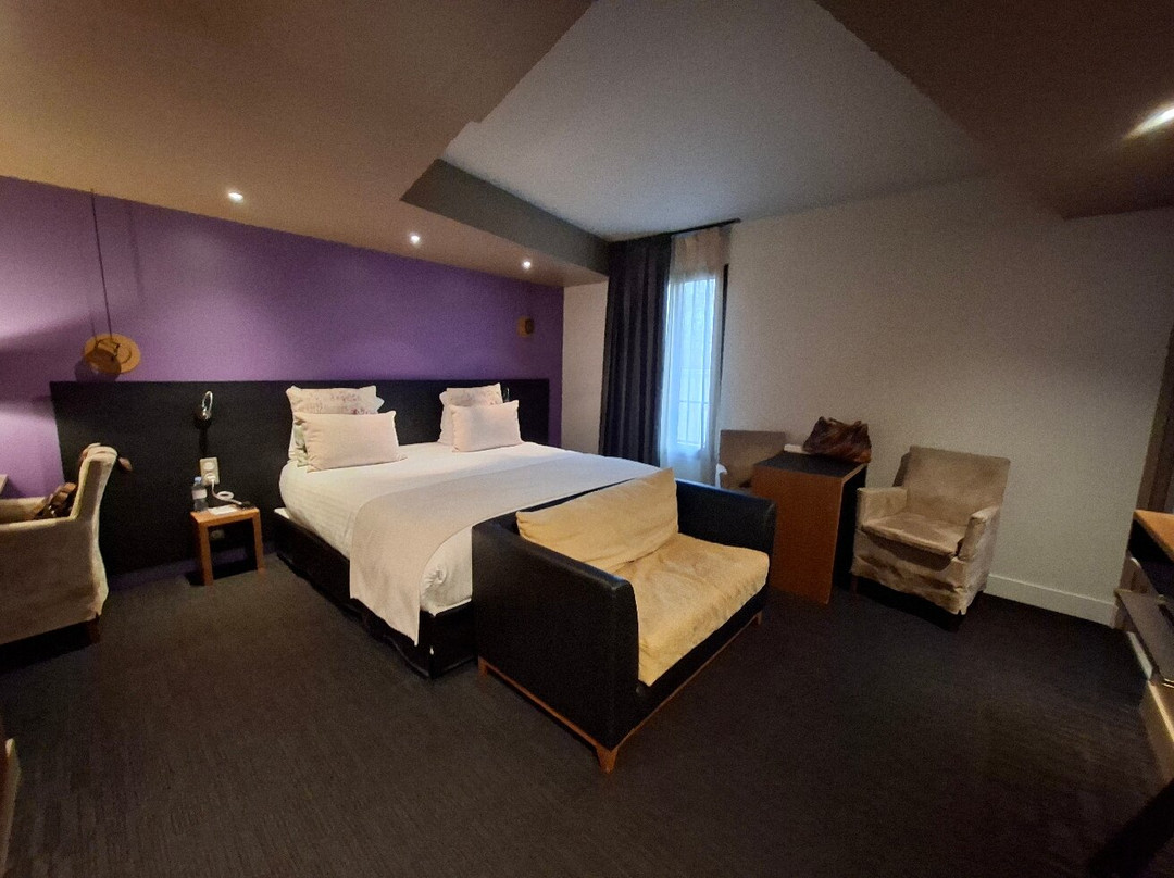 伊万瓦提耶酒店主图