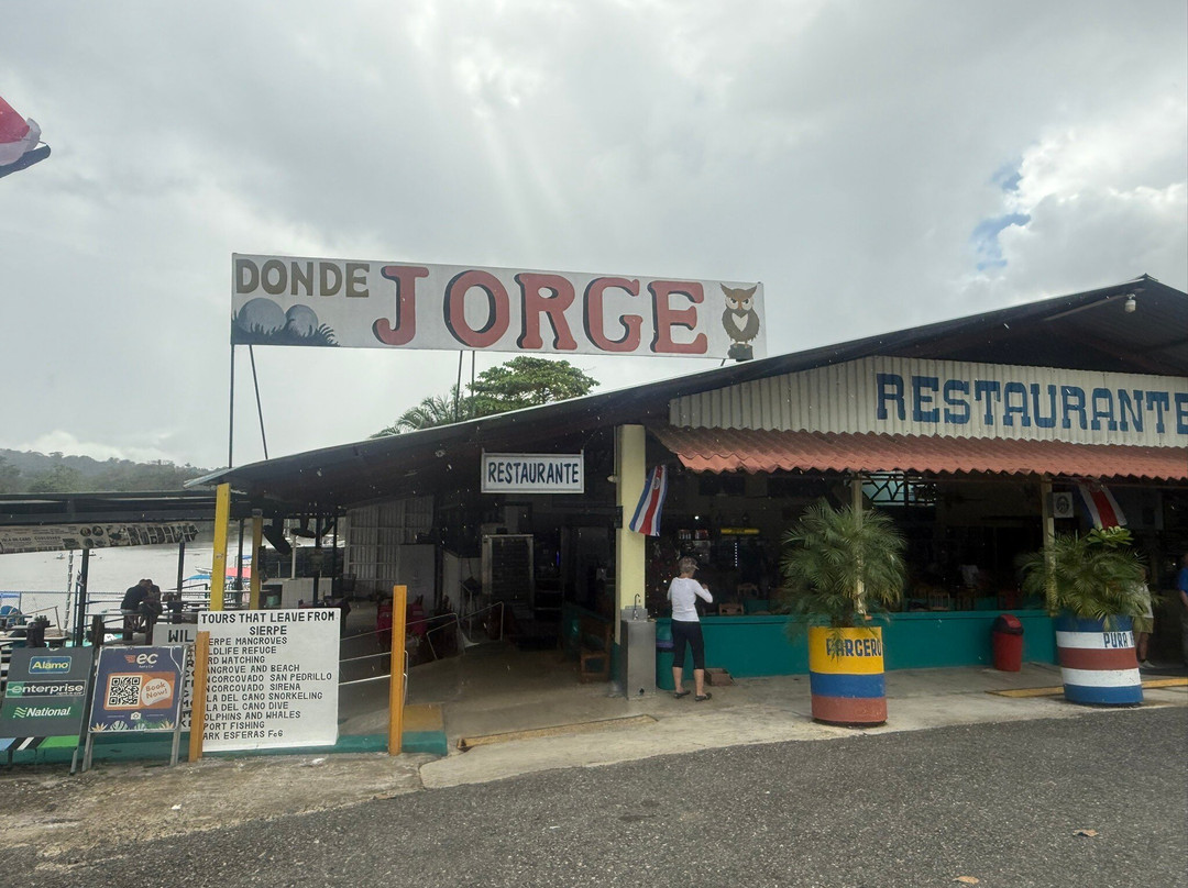 Donde Jorge Bar, Restaurante y Embarcadero
