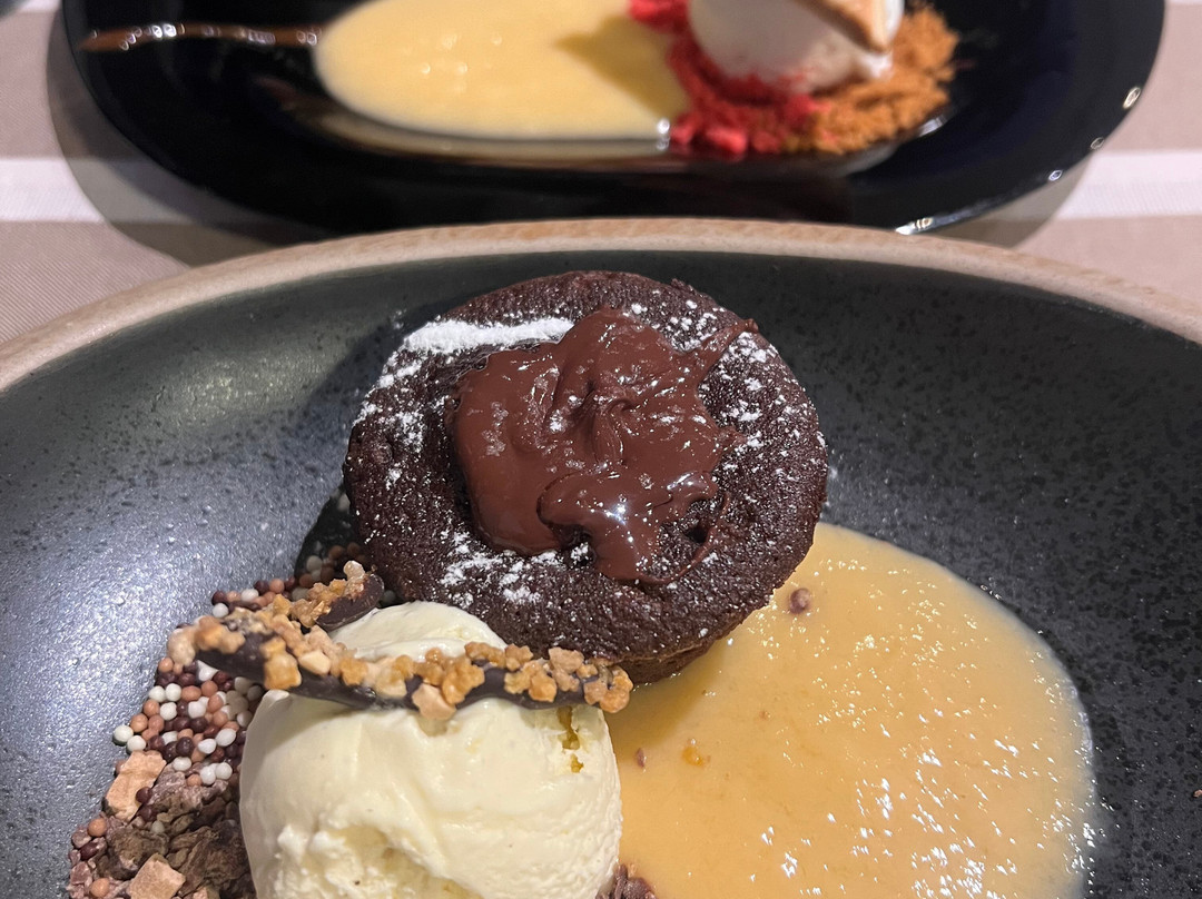 黑松露酒店主图