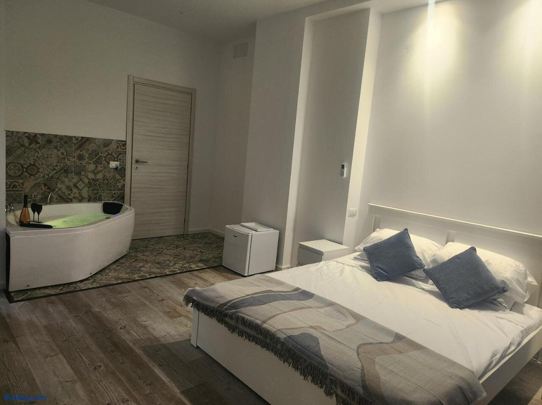 Orange Boutique Rooms