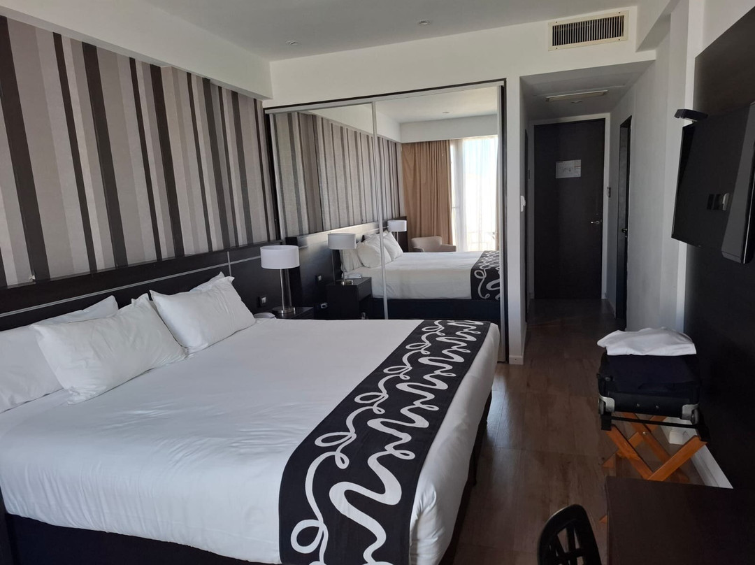 Amerian Rafaela Hotel主图