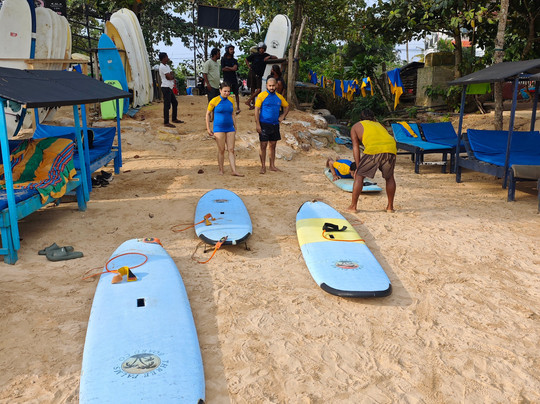 Blue Wave Surf School-瓦勒迦玛必去景点