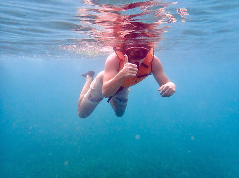 Crystal Clear-维切克岛必去景点