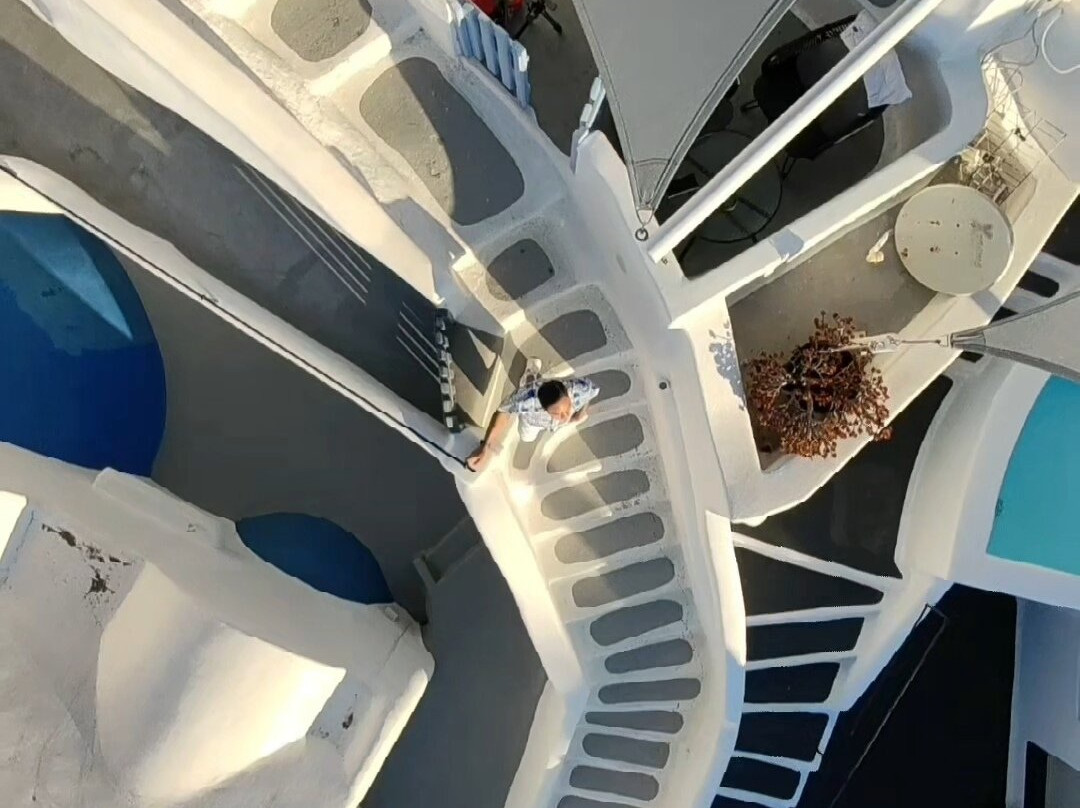 Picturesque Blue Dome Santorini-伊亚必去景点