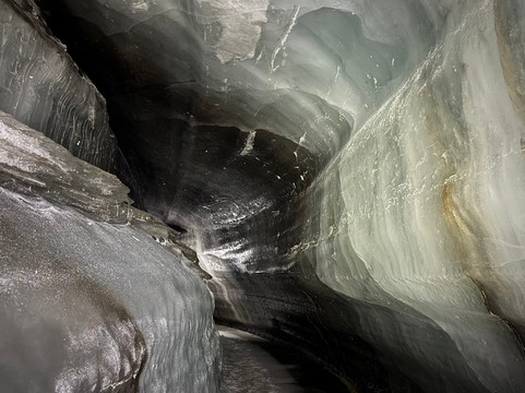 Husky Travellers-朗伊尔城必去景点