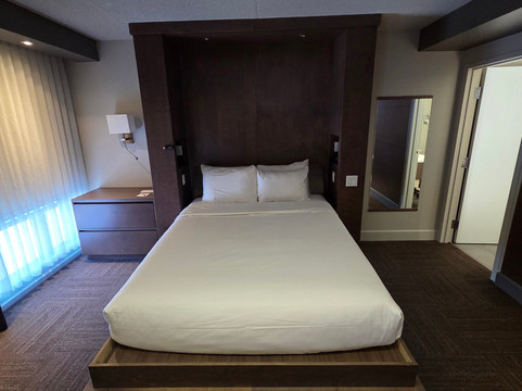 诺曼丁套房酒店主图