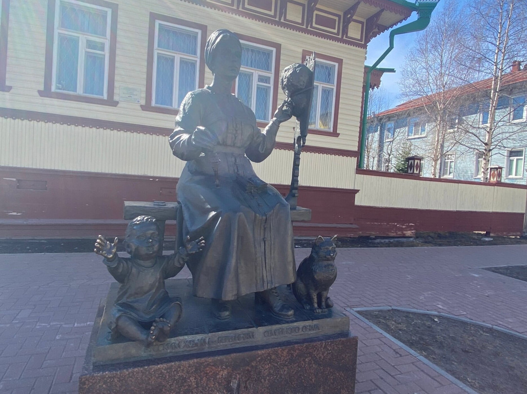 Monument to Russian Wifes - Savers of Family Hearth-阿尔汉格尔斯克必去景点