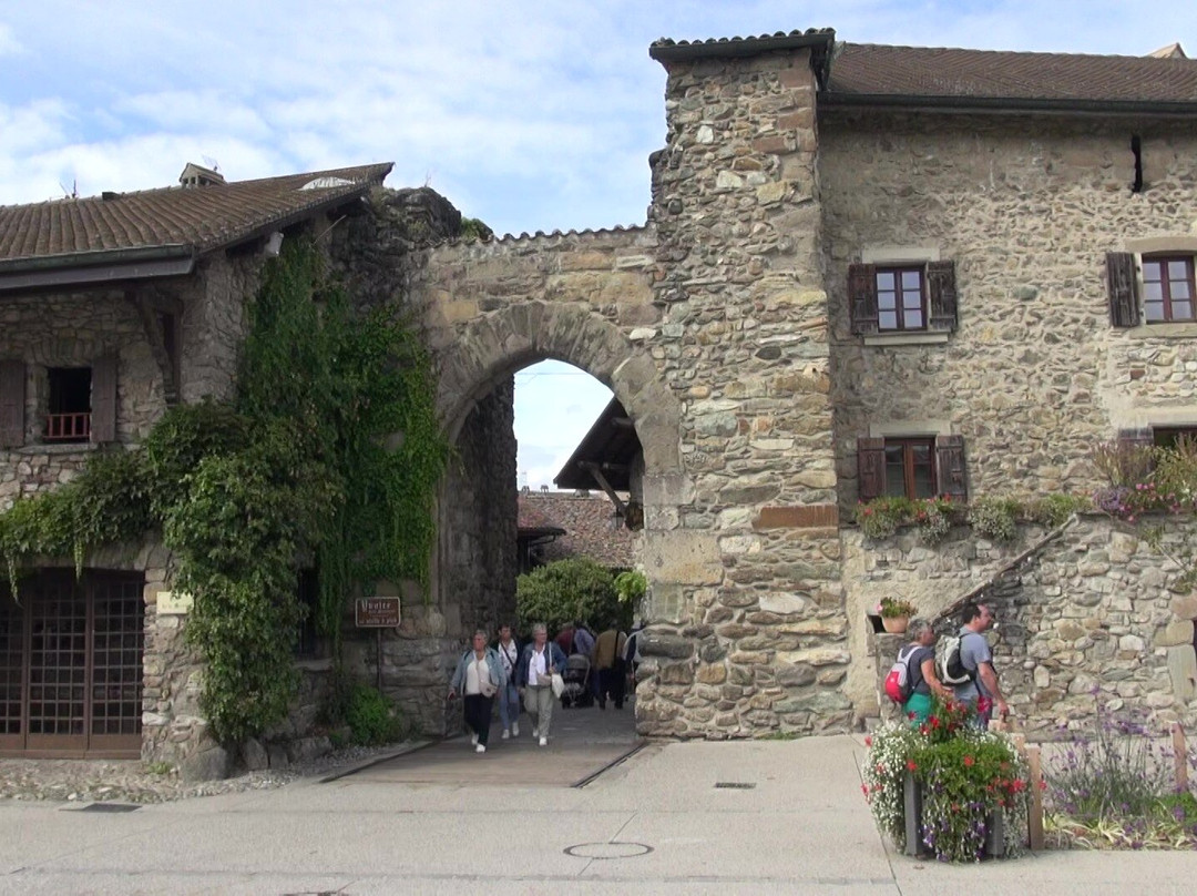 Porte Rovorée-伊瓦尔必去景点