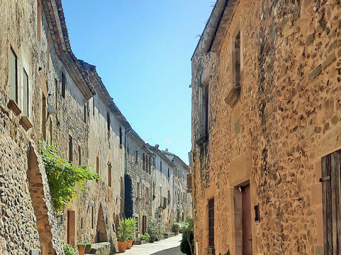 Plaça Major-Monells必去景点