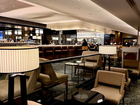 Golden Lounge-雪邦必去景点