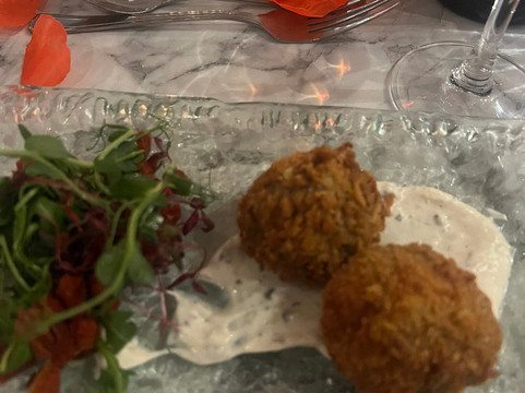 阿丁顿酒店主图