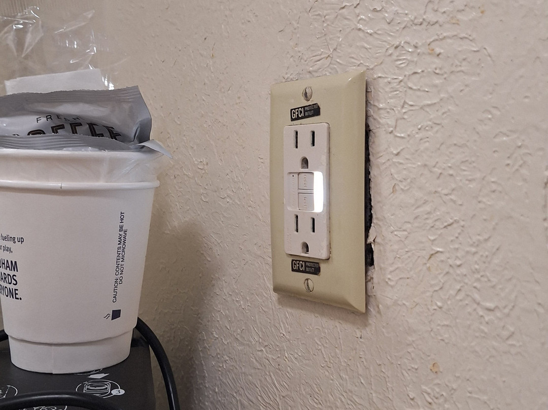 伍斯特速8酒店主图