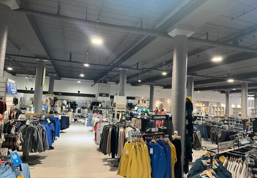 Broadstone Mill Shopping Outlet-斯托克波特必去景点