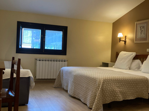 帕萨达梅尔朗特酒店主图