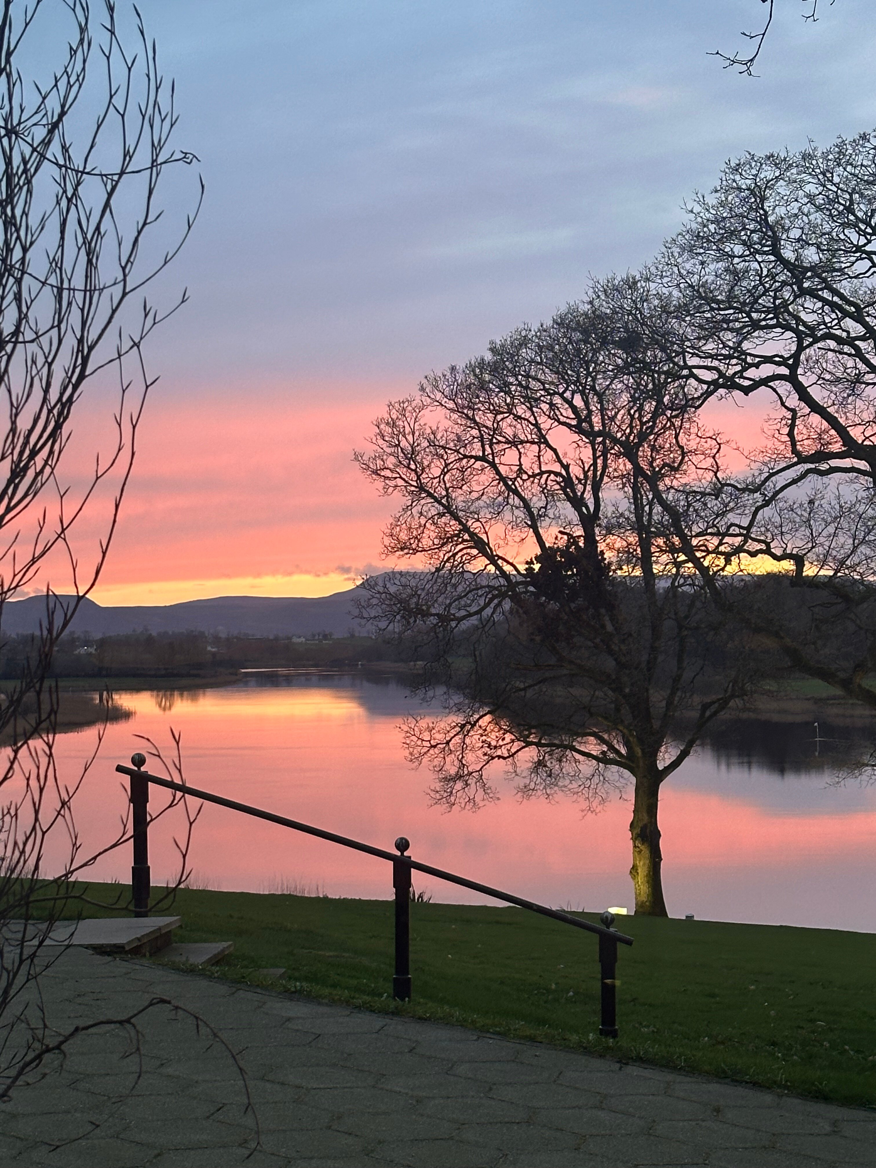 基里赫文湖滨小屋酒店-官方