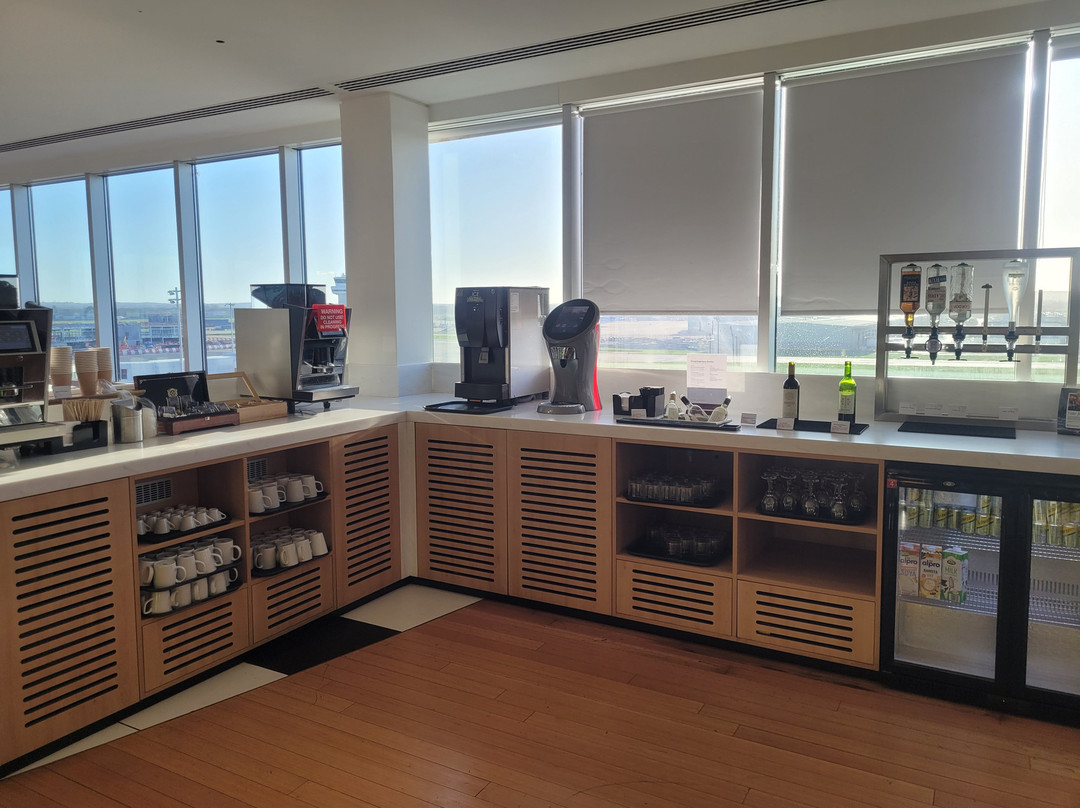 Plaza Premium Lounge Gatwick North Departures-霍利必去景点