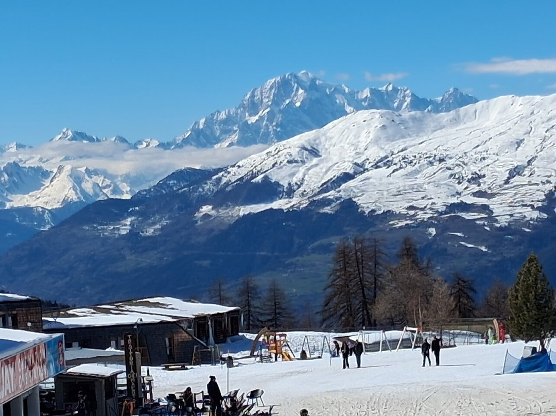 俱乐部艾斯皮拉2000主图